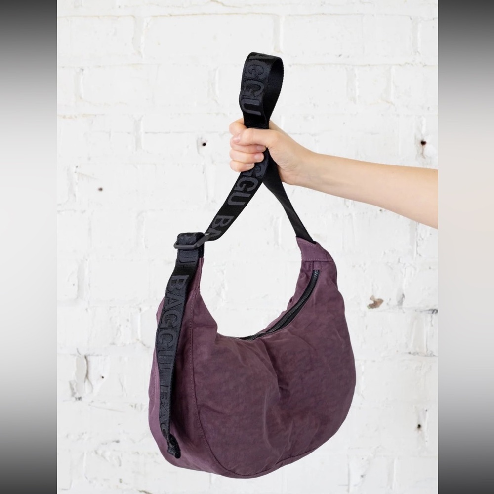 BAGGU MEDUIM CRESCENT RAISIN